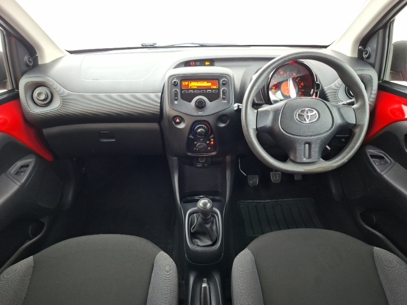 Toyota Aygo 1.0 Vvt-i X Red #3