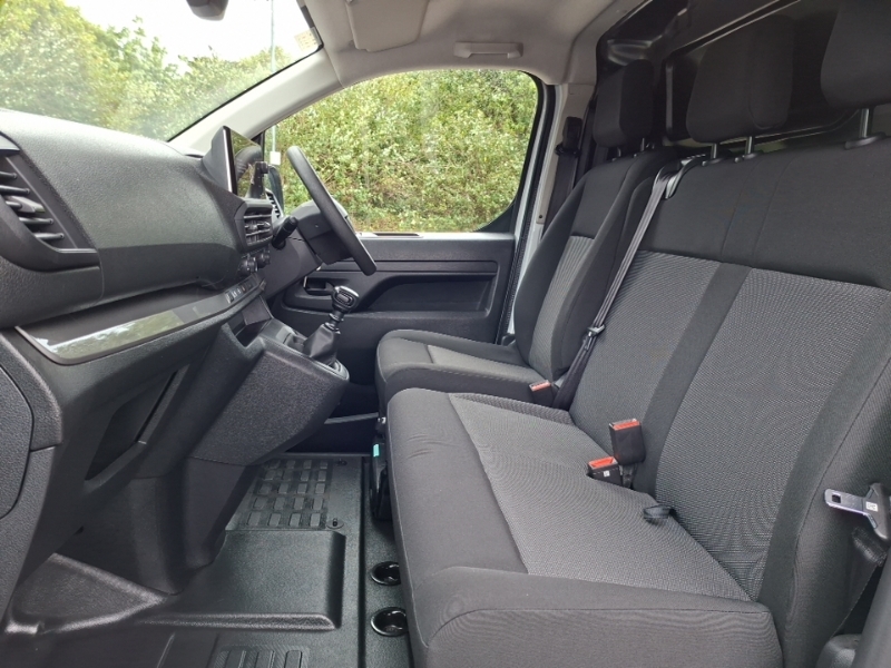Vauxhall Vivaro 1.5 Turbo D 120 Prime H1 Van White #5
