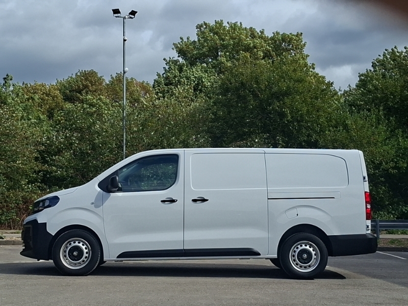 Vauxhall Vivaro 1.5 Turbo D 120 Prime H1 Van White #4