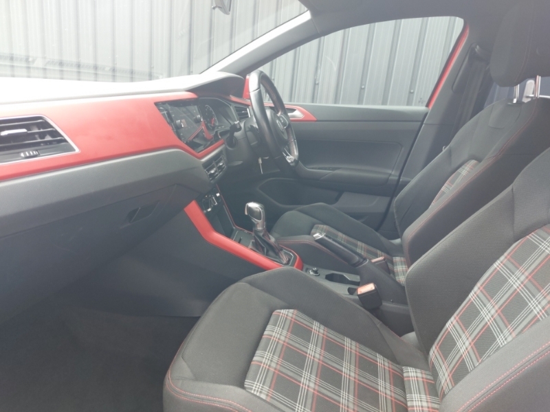 Volkswagen Polo Se White #5