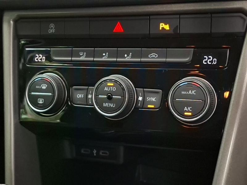 Volkswagen T-Roc Active Silver #14
