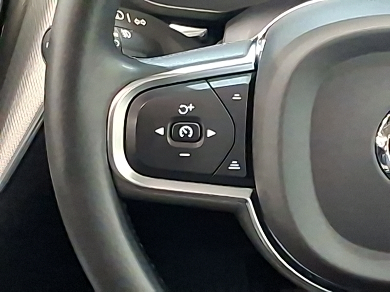 Volvo XC60 R Design Grey #12