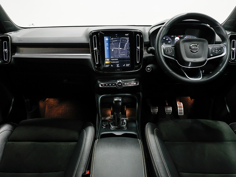 Volvo XC40 1.5 T3 163 R Design Black #3