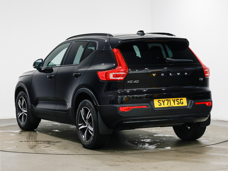 Volvo XC40 1.5 T3 163 R Design Black #2