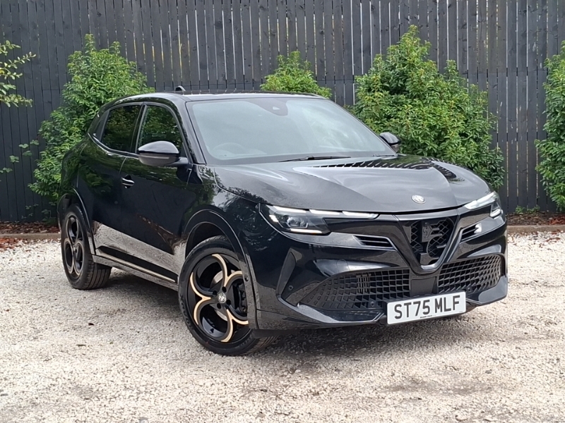 Alfa Romeo Junior 1.2 Turbo Ibrida Intensa Black