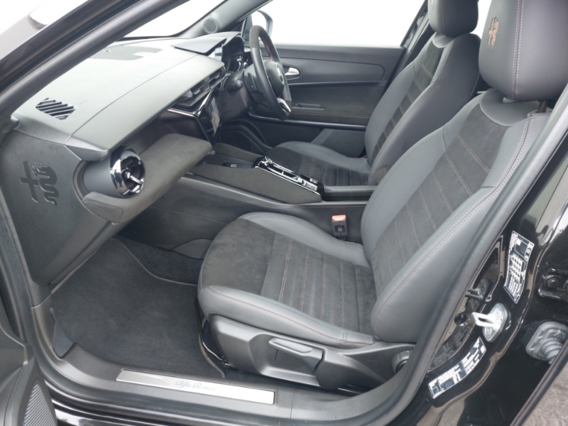 Alfa Romeo Junior 1.2 Turbo Ibrida Intensa Black #5