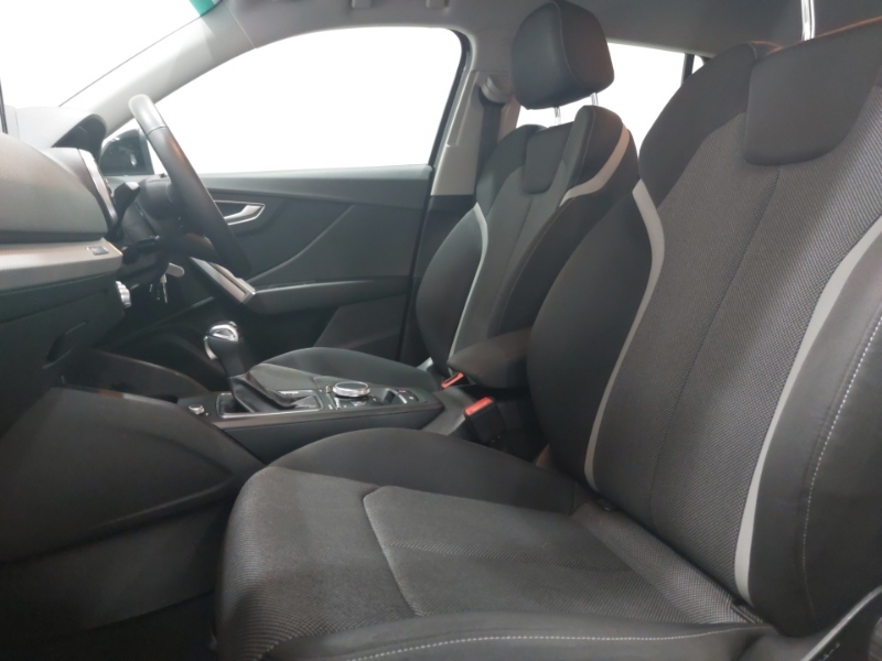 Audi Q2 35 Tfsi Sport S Tronic Black #5