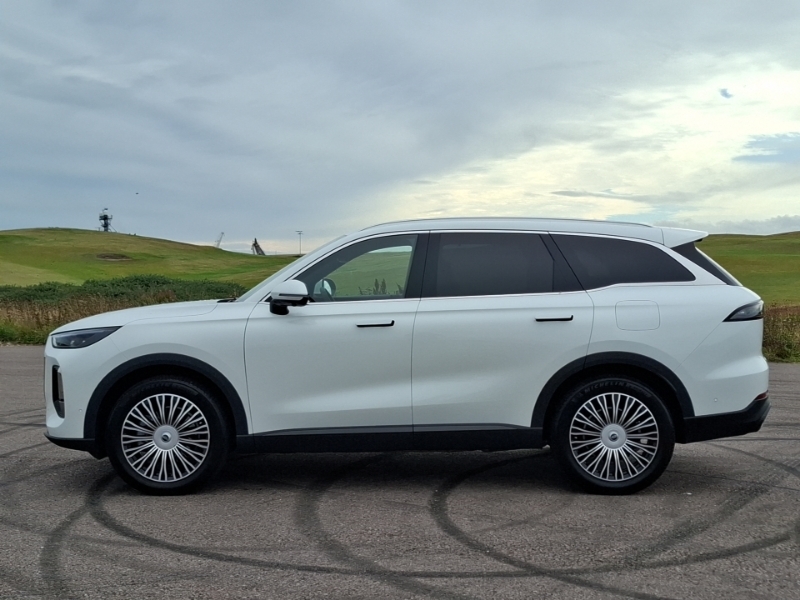Chery Tiggo 9 1.5T Phev Summit Dht Awd White #4