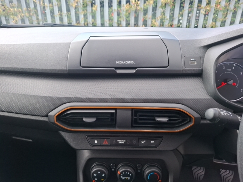 Dacia Sandero Stepway 1.0 Comfort Tce White #9