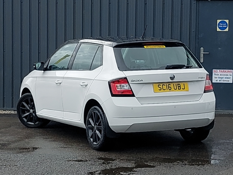Skoda Fabia 1.0 Mpi Colour Edition White #2