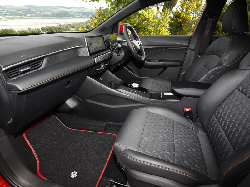 MG MG3 1.5 Hybrid Trophy Red #5