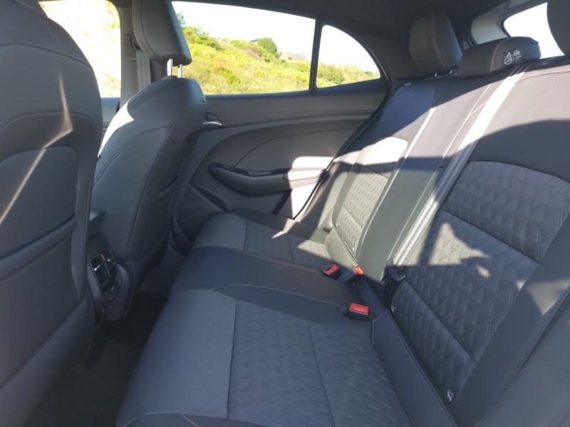MG MG3 1.5 Hybrid Trophy White #6