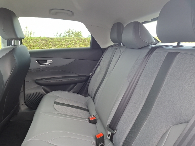 MG MG4 170Kw Premium Long Range 64Kwh Black #6