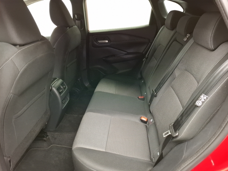 Nissan Qashqai 1.3 Dig-t Mh 158 N-connecta Xtronic Red #6