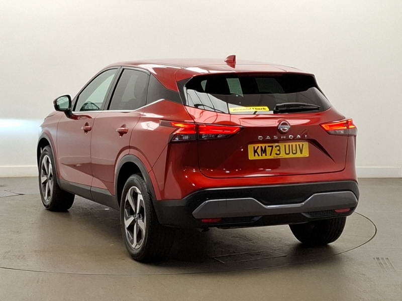 Nissan Qashqai 1.3 Dig-t Mh 158 N-connecta Xtronic Red #2