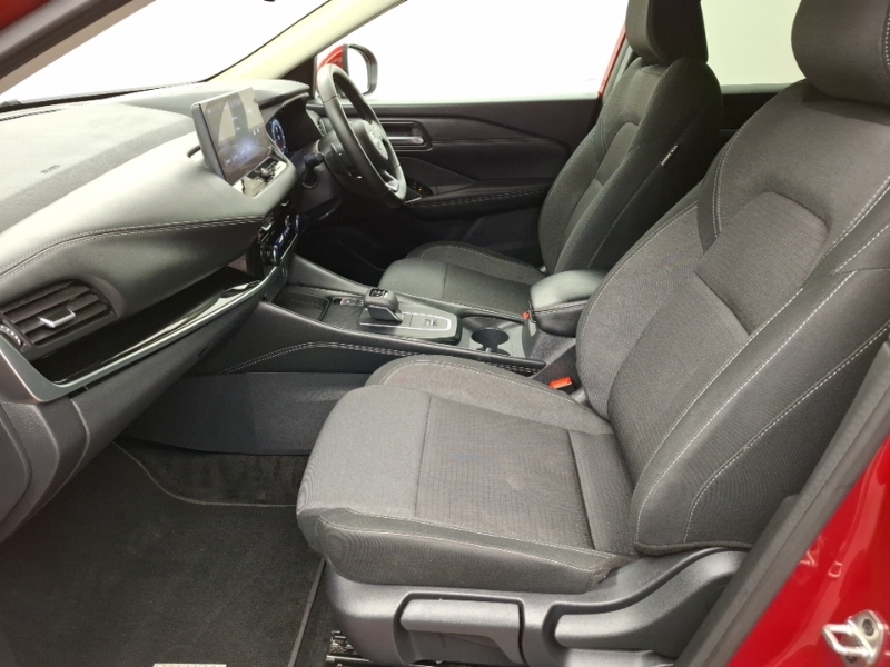 Nissan Qashqai 1.3 Dig-t Mh 158 N-connecta Xtronic Red #5