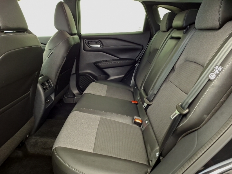 Nissan Qashqai 1.3 Dig-t Mh 158 N-connecta Glass Rf Xtronic Black #6