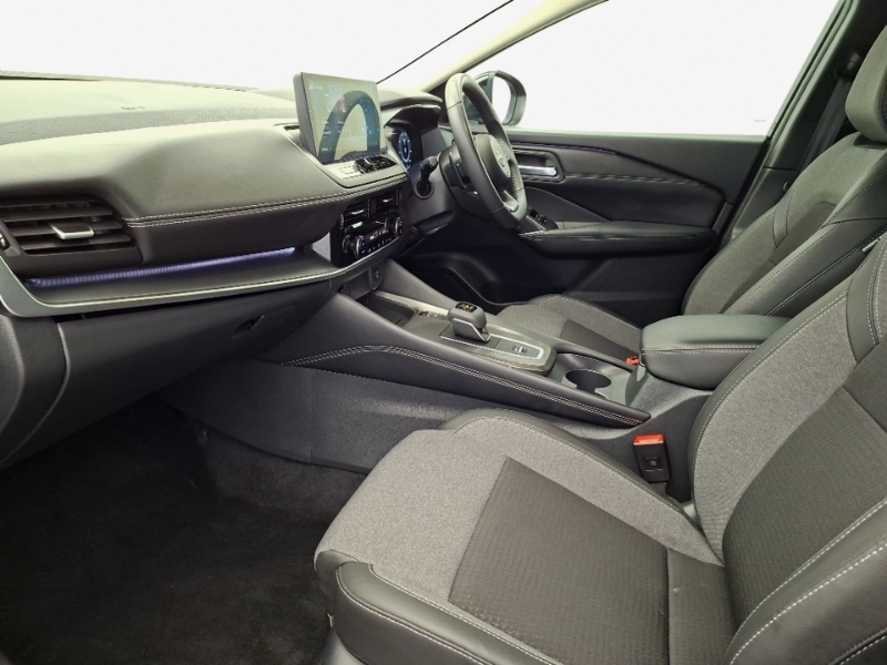 Nissan Qashqai 1.3 Dig-t Mh 158 N-connecta Glass Rf Xtronic Black #5