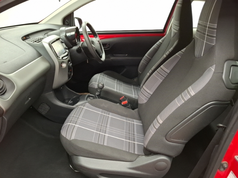 Peugeot 108 1.0 Active Red #5