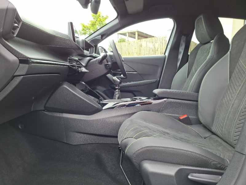 Peugeot 208 1.2 100 Turbo Gt Premium White #5