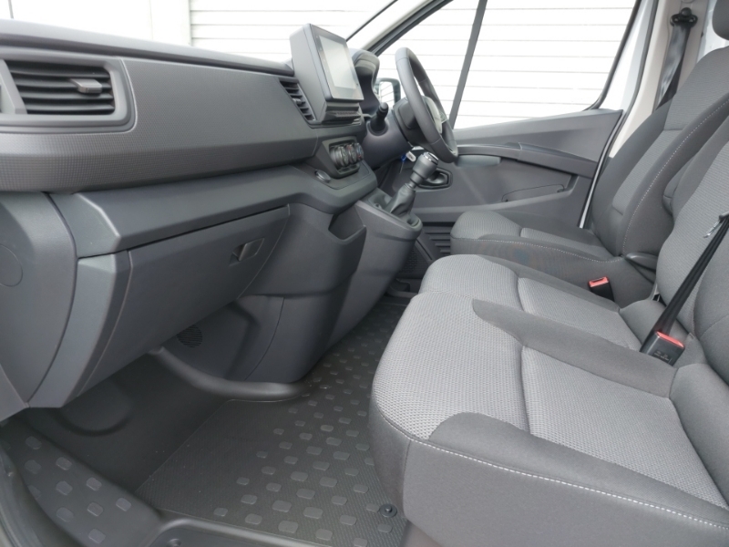 Renault Trafic Sl30 Blue Dci 130 Advance Safety Van White #5