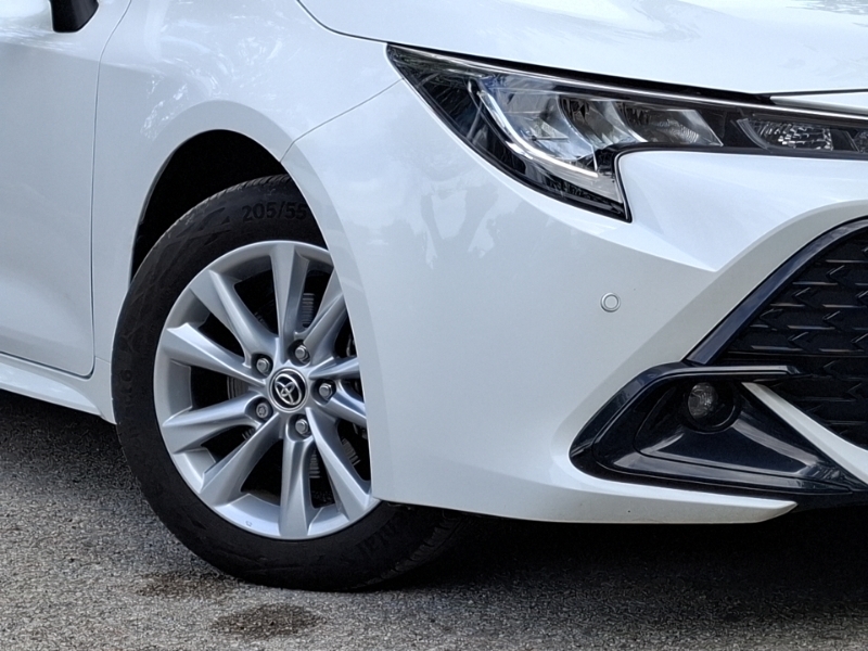 Toyota Corolla Icon White #18