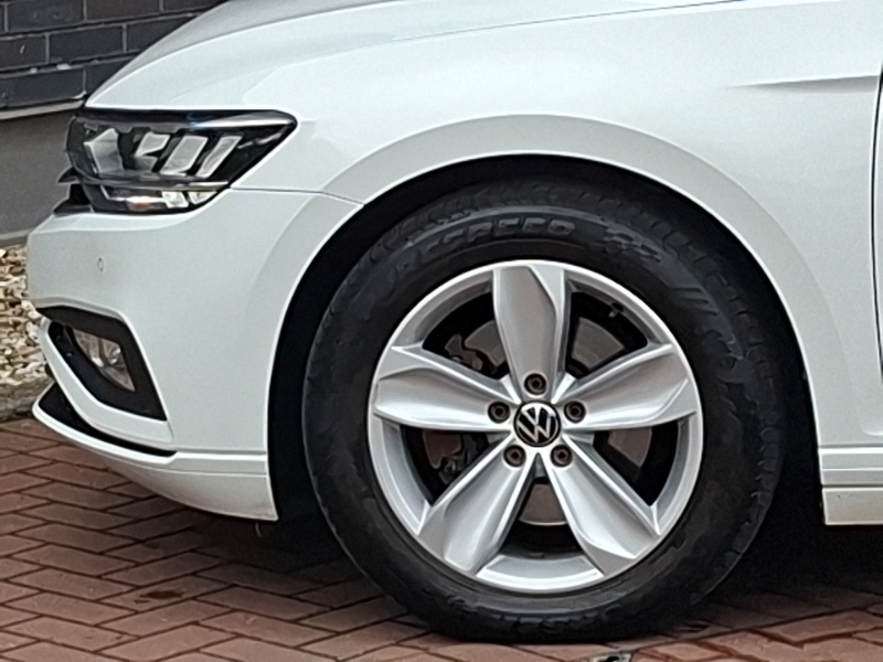 Volkswagen Passat Se Nav Silver #19