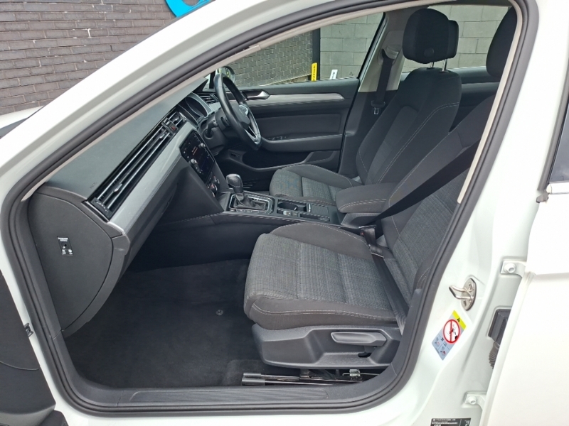 Volkswagen Passat 2.0 Tdi Evo Scr Se Nav Dsg White #5