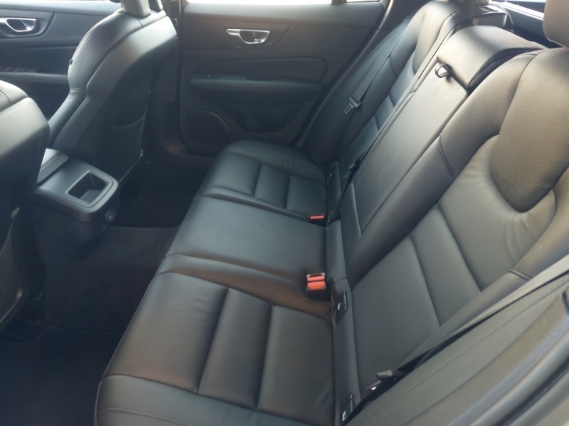 Volvo V60 2.0 B4d Momentum Grey #6