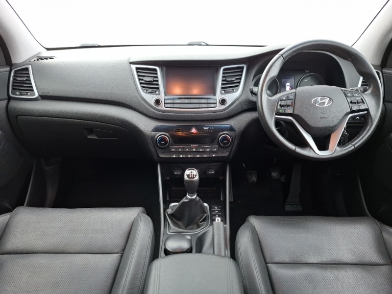 Hyundai Tucson 1.7 Crdi Blue Drive Premium 2Wd White #3