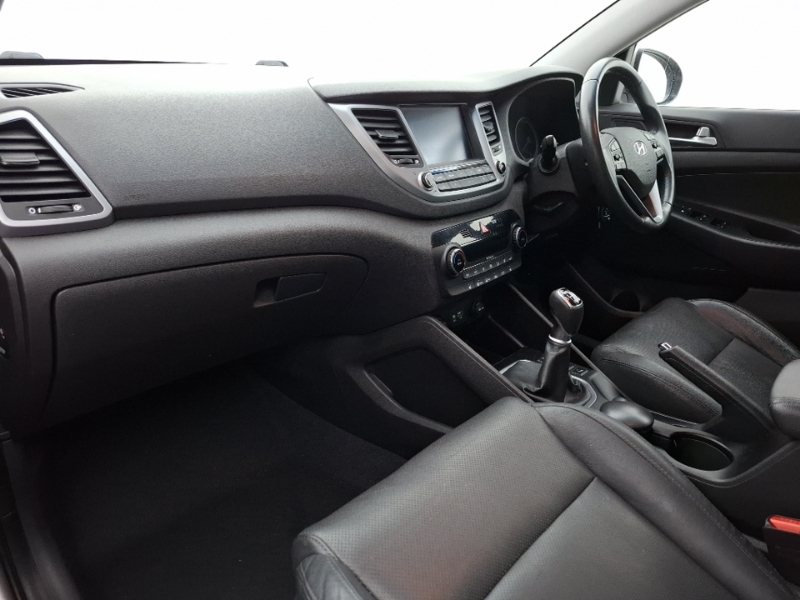 Hyundai Tucson 1.7 Crdi Blue Drive Premium 2Wd White #5