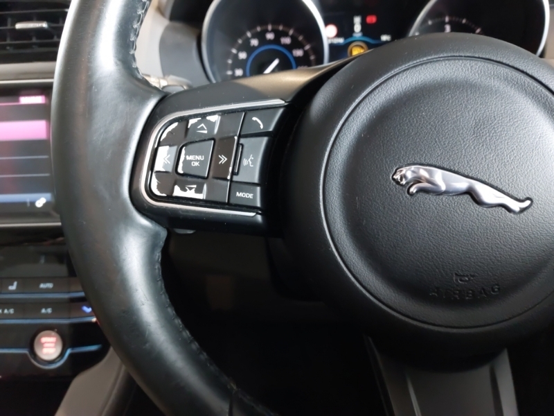 Jaguar F-Pace 2.0D R-sport Awd White #12