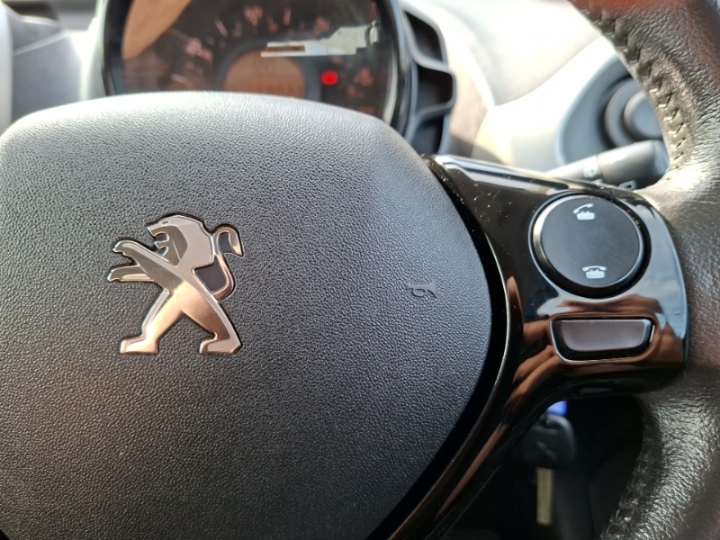 Peugeot 108 1.0 Active Black #13