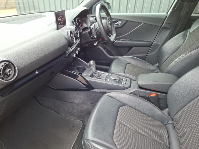 Audi Q2 35 Tfsi Black Edition S Tronic White #5