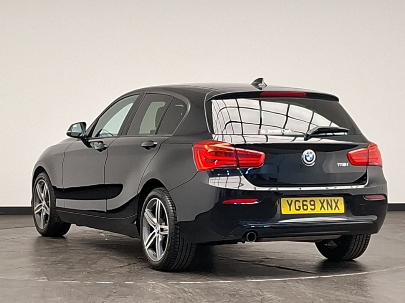 BMW 1 Series 118I 1.5 Sport Navservotronic Black #2