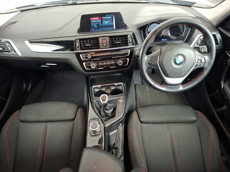 BMW 1 Series 118I 1.5 Sport Navservotronic Black #4