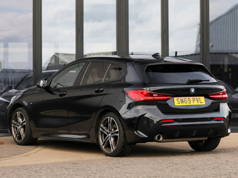 BMW 1 Series 118I M Sport Black #2