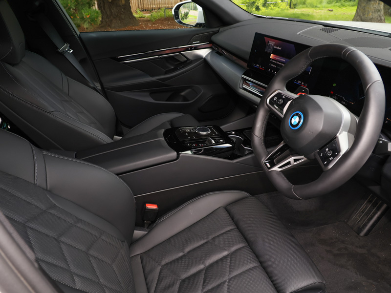 BMW 5 Series 550E Xdrive M Sport White #6