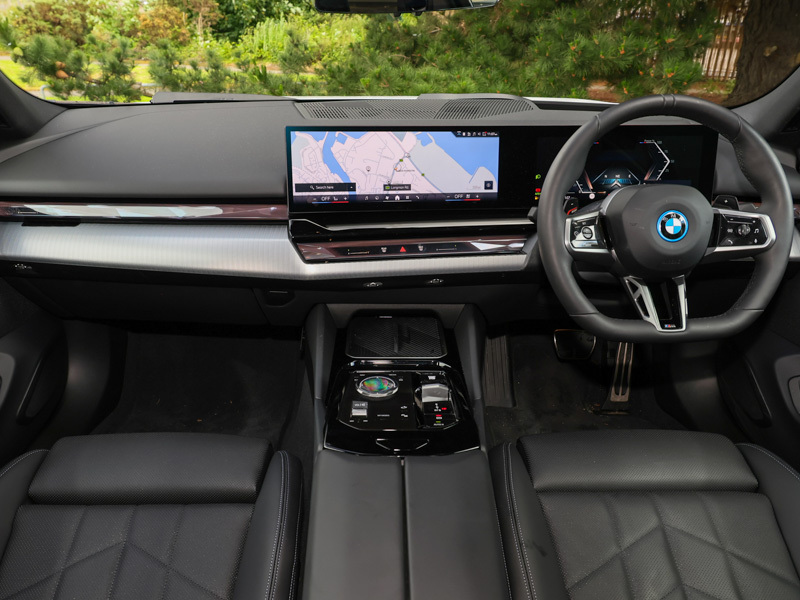 BMW 5 Series 550E Xdrive M Sport White #4