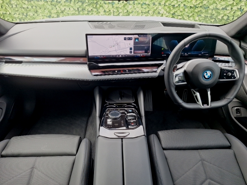 BMW i5 250Kw Edrive40 M Sport Pro 84Kwh White #4
