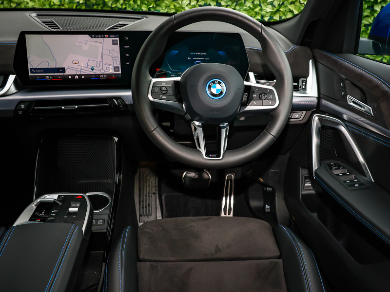 BMW iX2 150Kw Edrive20 M Sport 65Kwh Blue #5