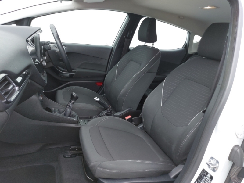 Ford Fiesta 1.1 Zetec White #5