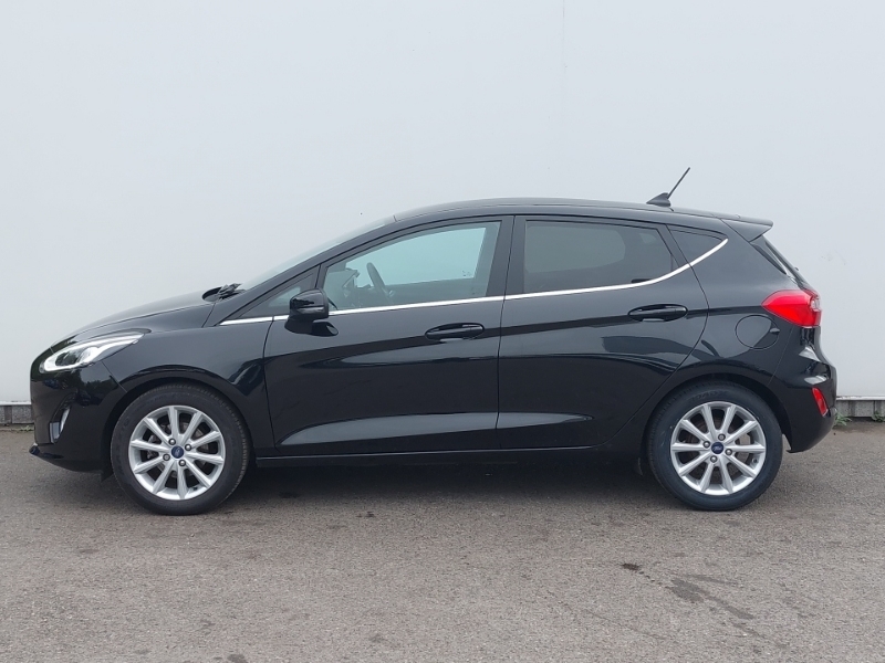 Ford Fiesta 1.0 Ecoboost Hybrid Mhev 125 Titanium Black #4