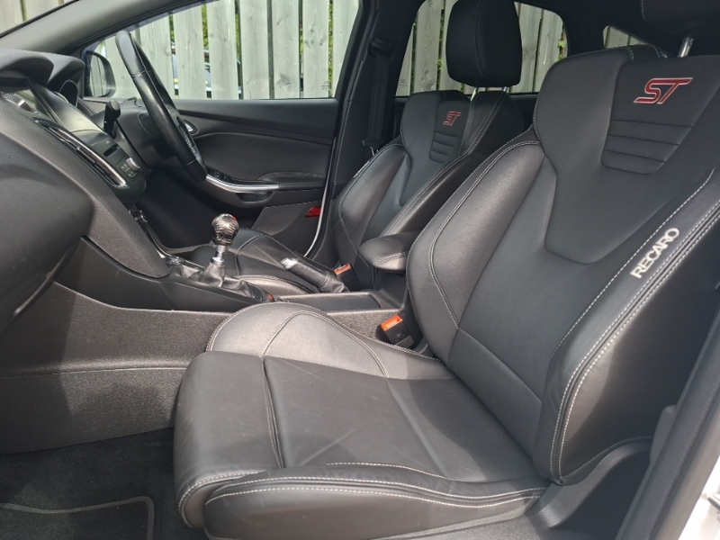 Ford Focus 2.0T Ecoboost St-3 Navigation White #5