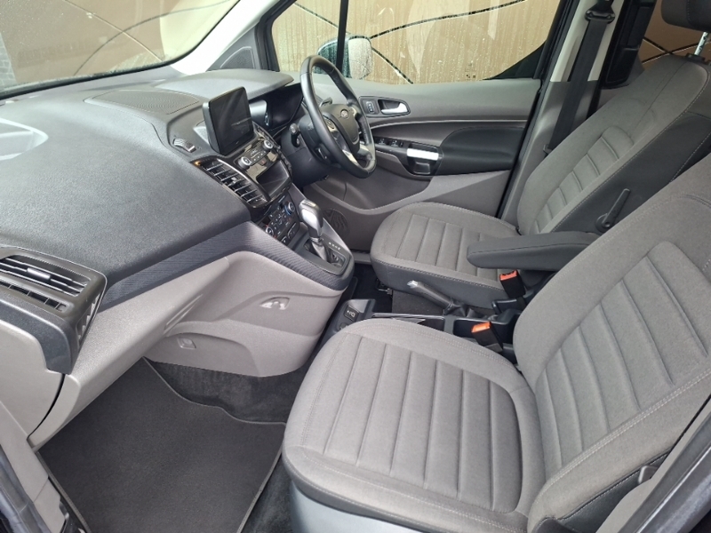 Ford Grand Tourneo Connect 1.5 Ecoblue 120 Titanium Powershift Black #5