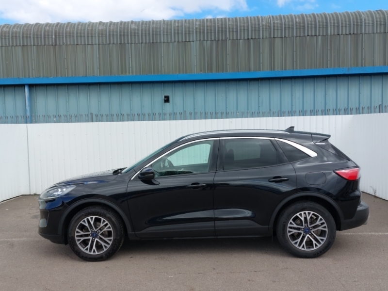 Ford Kuga 1.5 Ecoboost 150 Titanium Edition Black #4
