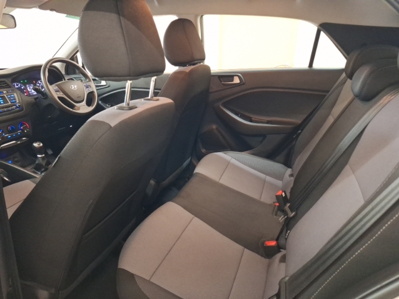 Hyundai I20 1.2 Se White #6