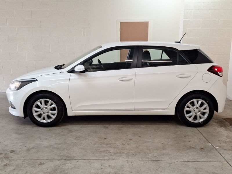 Hyundai I20 1.2 Se White #4