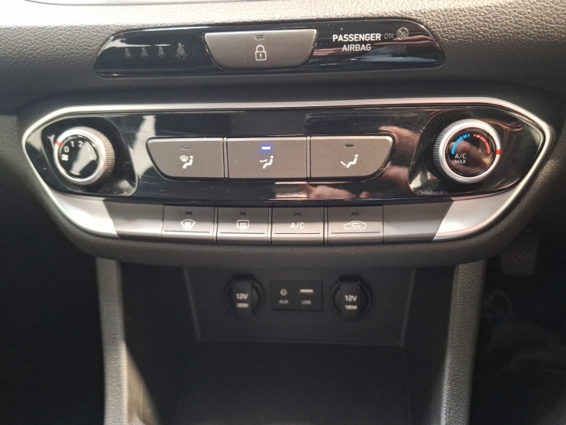 Hyundai I30 Premium Red #16