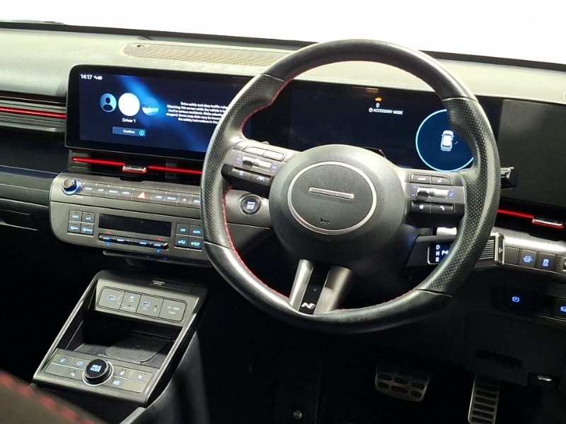 Hyundai Kona Hatchback White #8